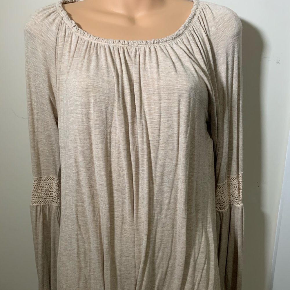 Maurices long sleeves tan shirt patterned elbows